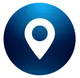 Persona que controla la frecuencia cardíaca en una pantalla de computadora dentro de un círculo azul.