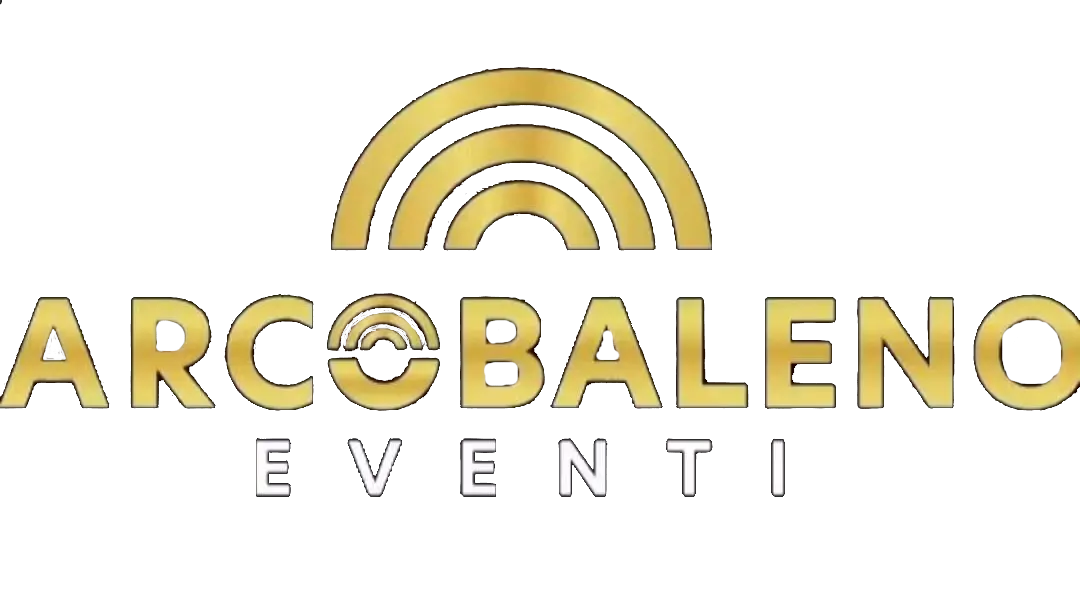 Logo ad arco dorato sopra la scritta 