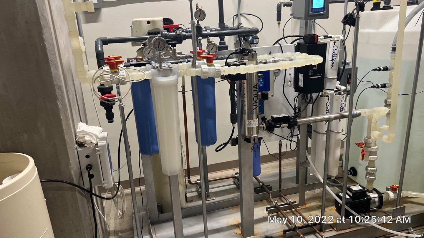 A room filled with lots of pipes and machinery