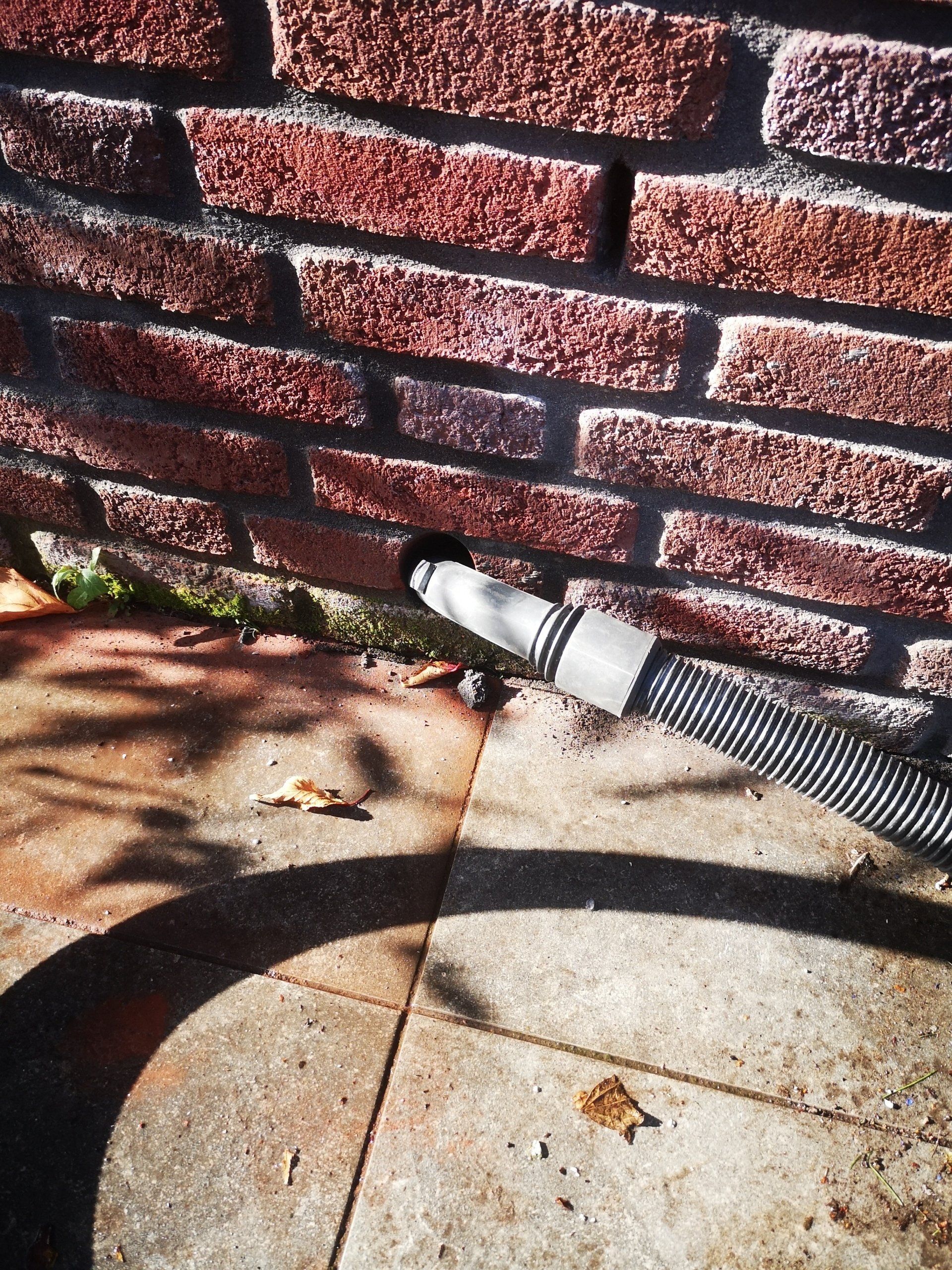 Rooktest kruipruimte & spouwmuur zo vind je lekkages in muur en kruipruimte