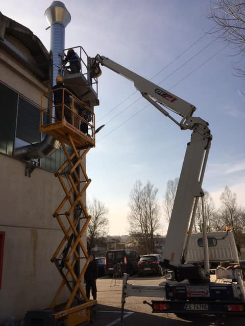 piattaforma aerea per lavori di edilizia in quota