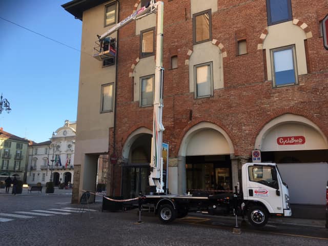 piattaforma aerea per traslochi