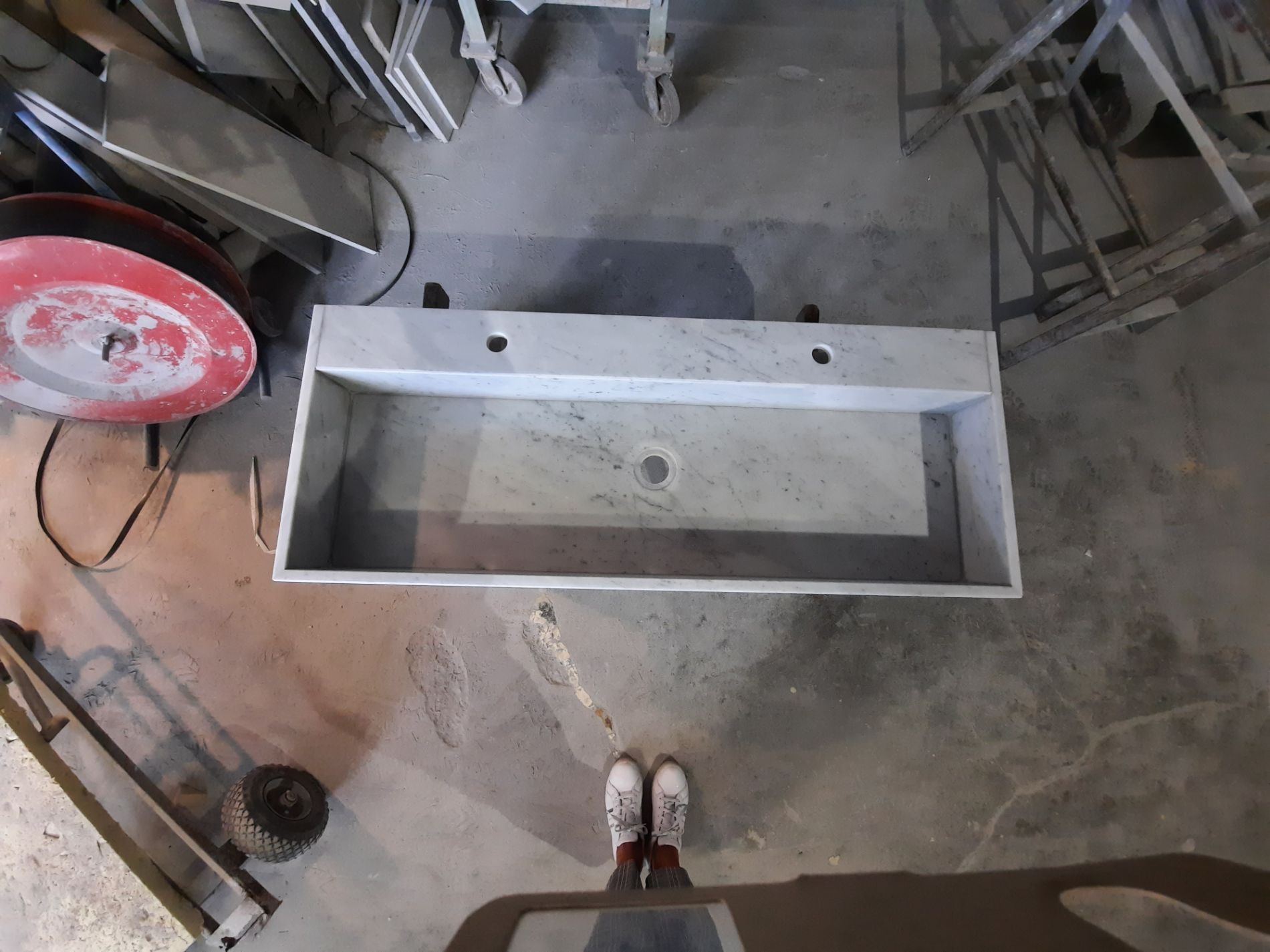 lavandino in marmo per bagno