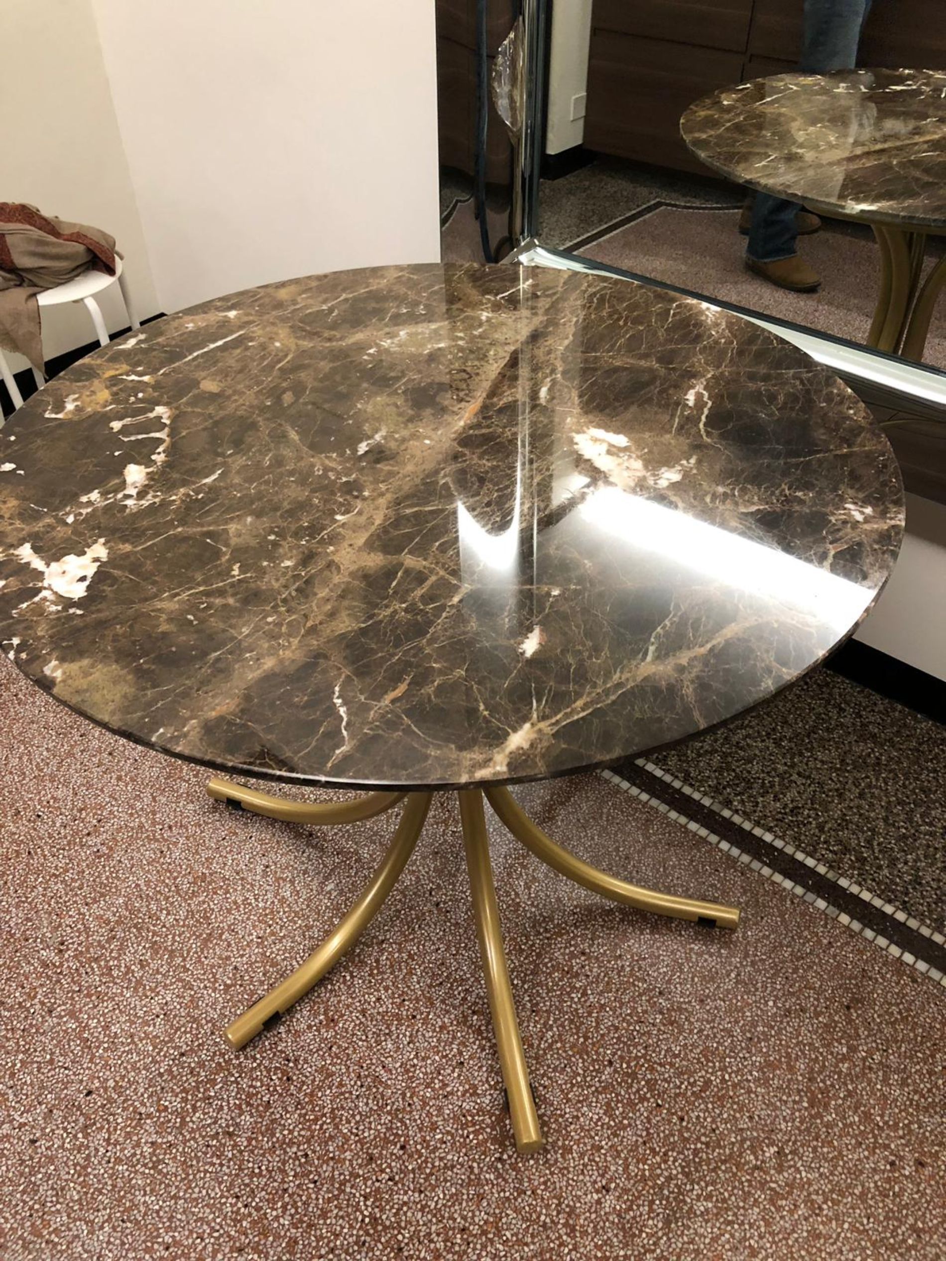 Tavolo circolare in marmo