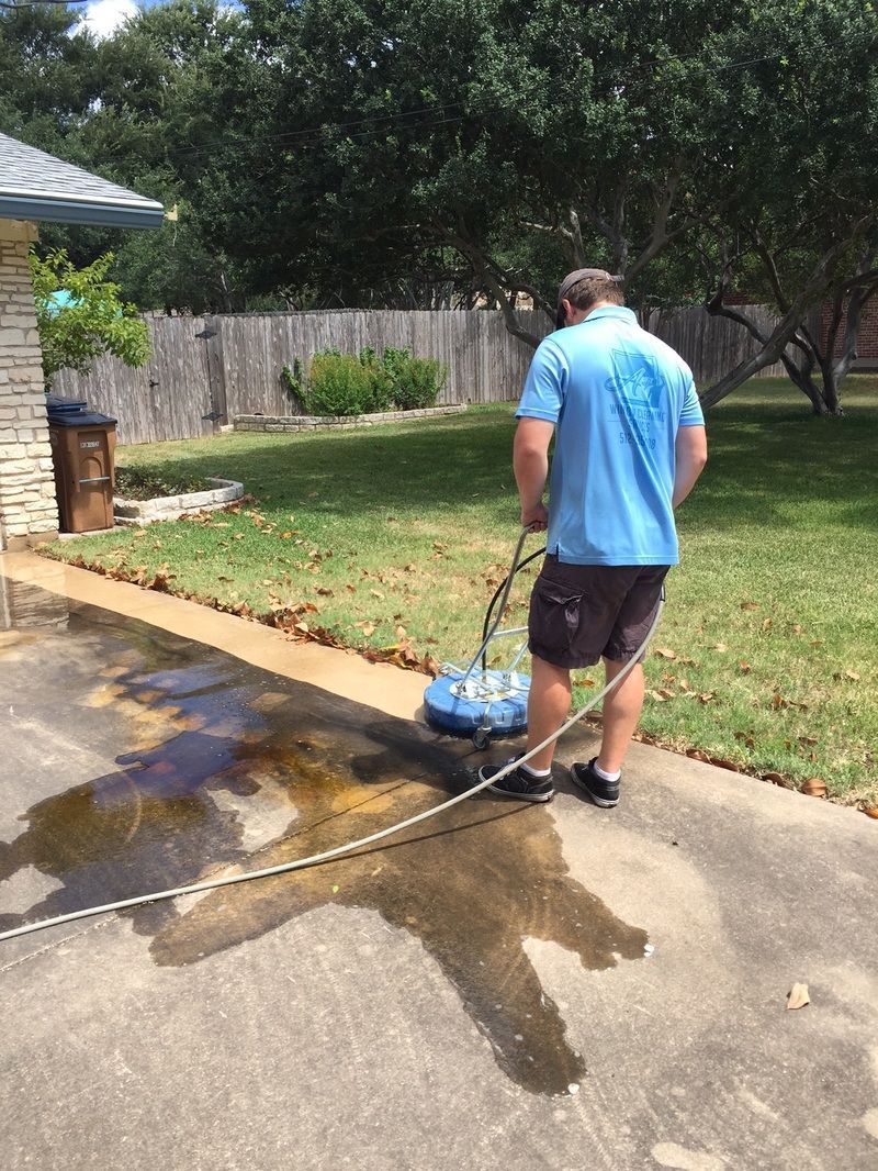 How to choose the right pressure washing tip for Lago Vista