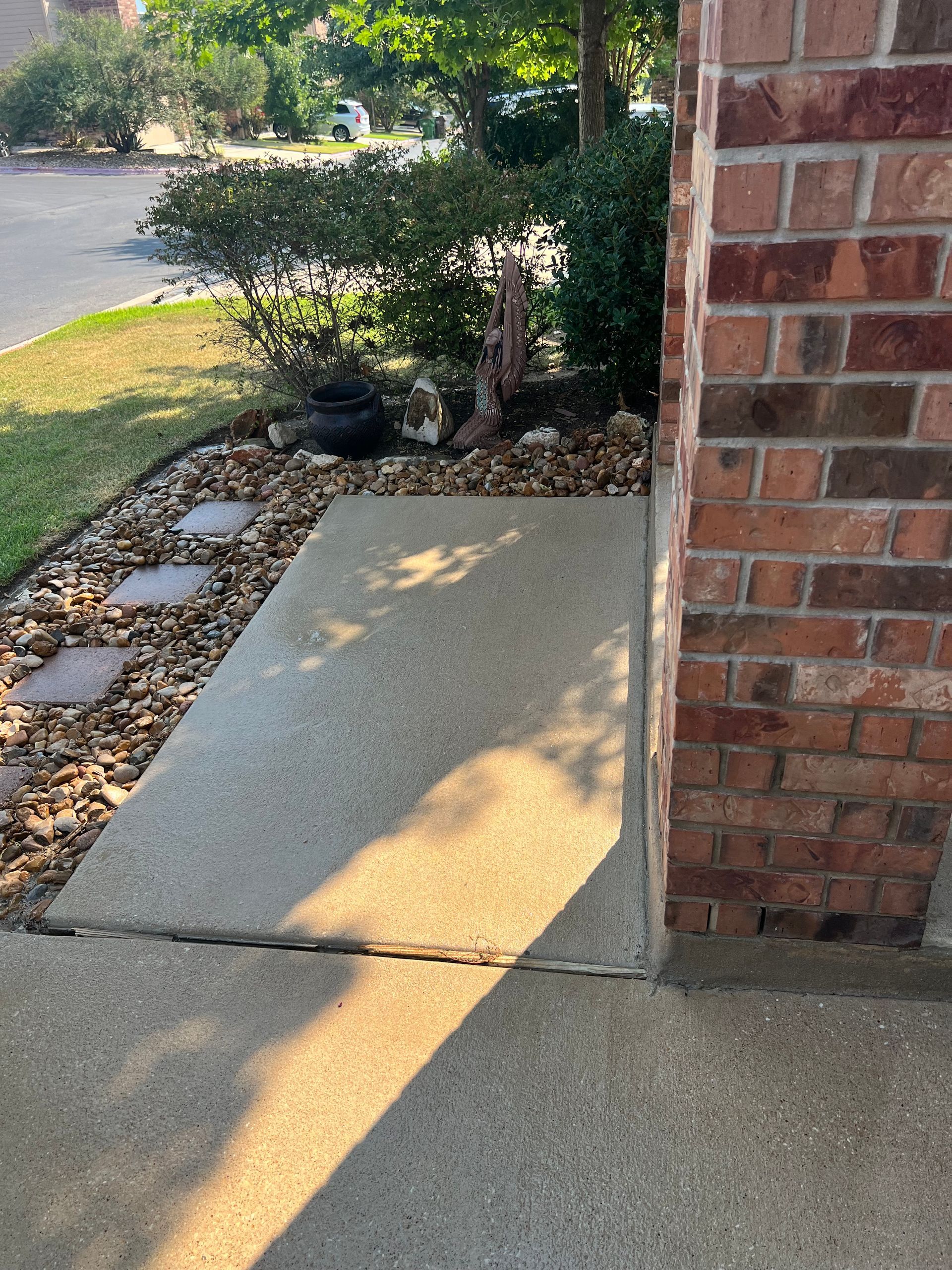 A Clean Patio after pressure washing 