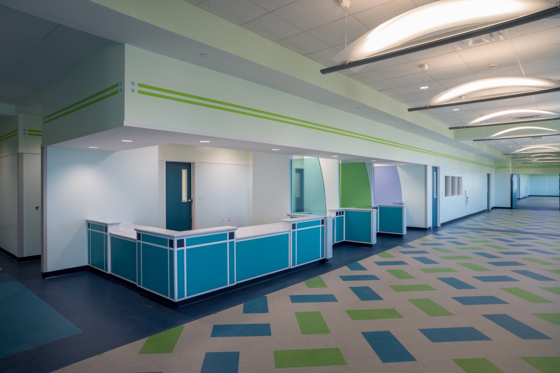 Hospital corridor with hot desks