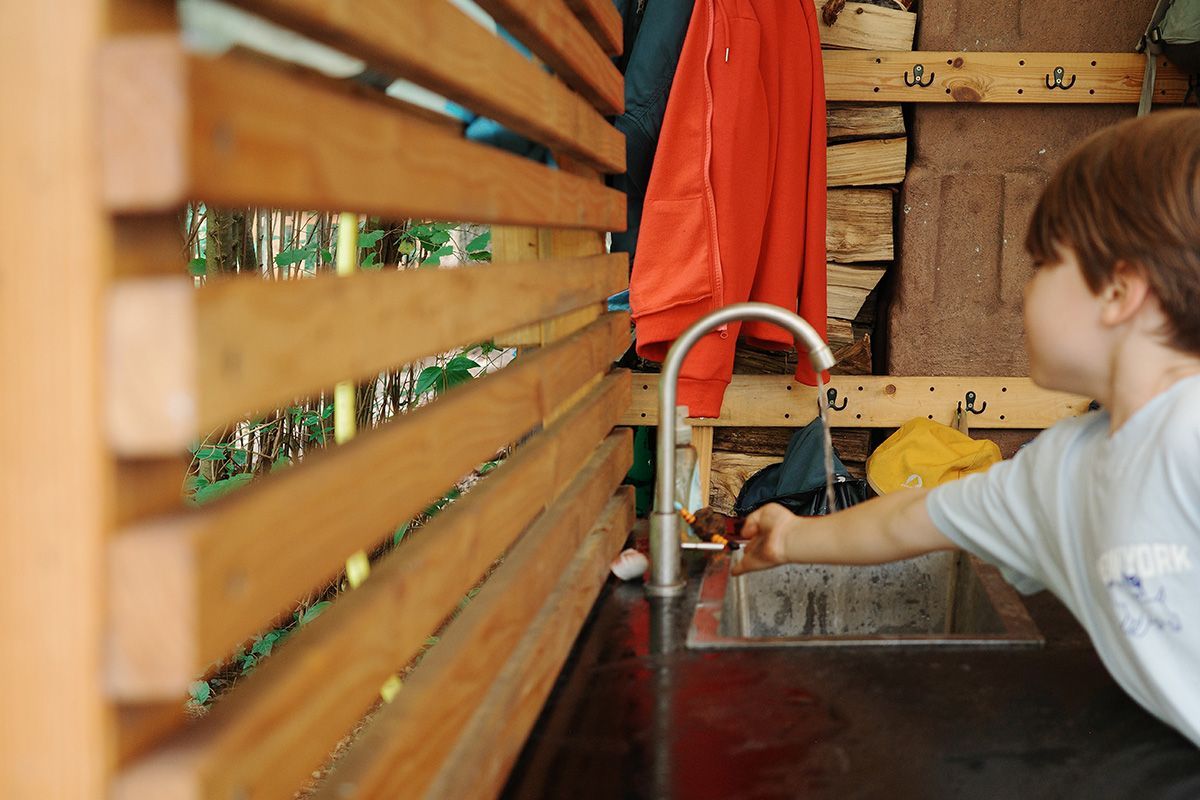 Kinderladen Waldgarten Außenwaschbecken