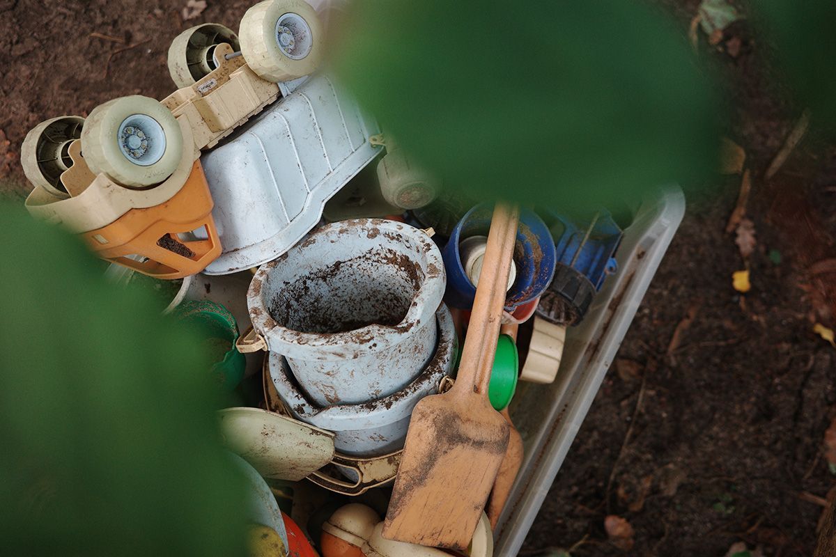 Kinderladen Waldgarten Close-Up Sandspielzeug