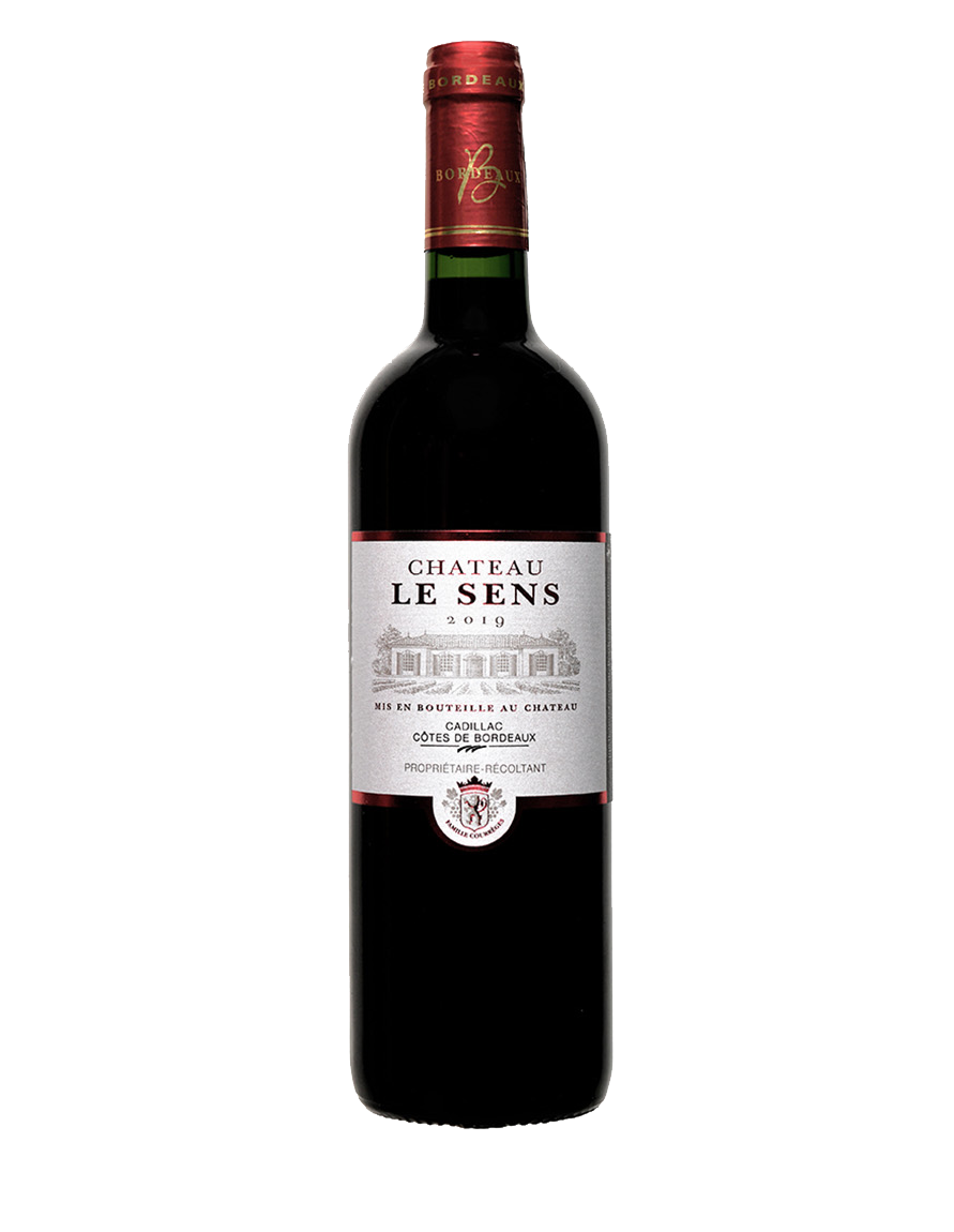 Une bouteille de vin rouge avec un bouchon rouge sur fond blanc.