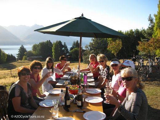 Dinner at Braemar Station