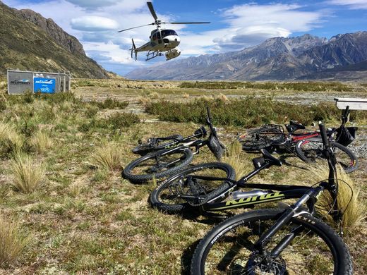 A2O Helicopter across the Tasman River
