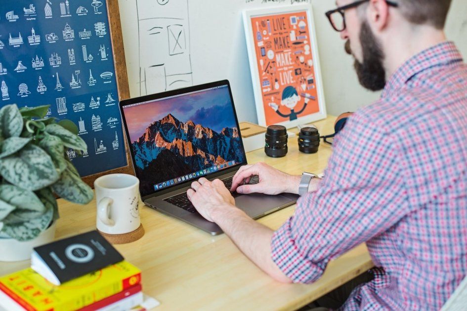designer business with a creative website design. (see the picture)