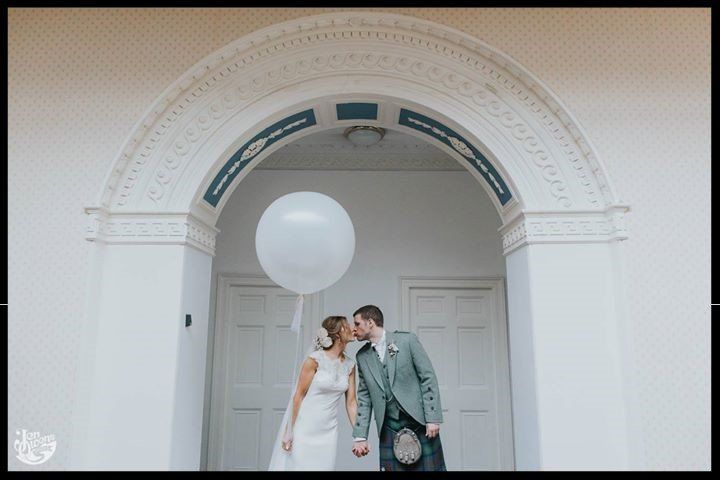 romantic wedding balloon