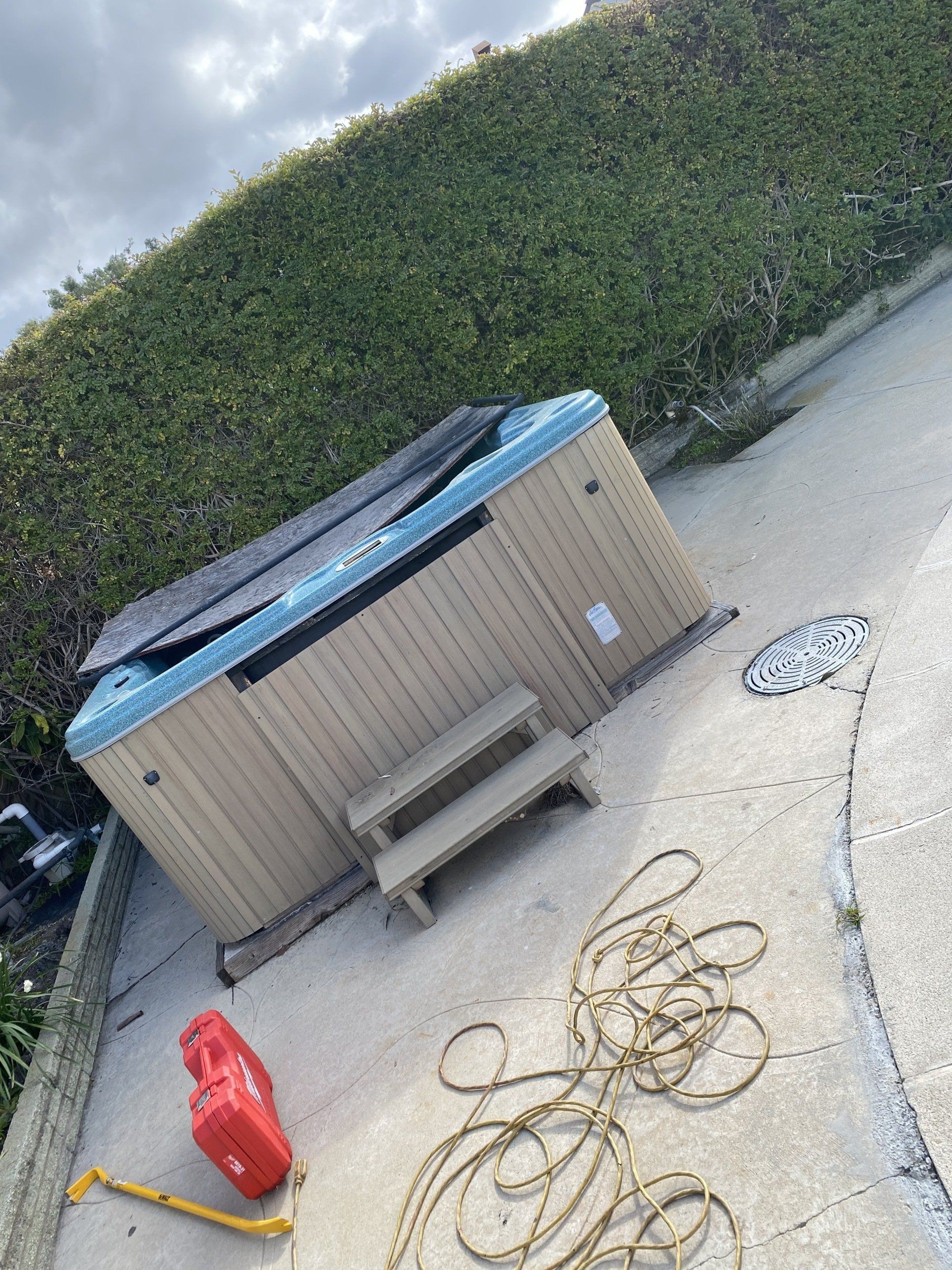 Hot tub removal  Anaheim, CA