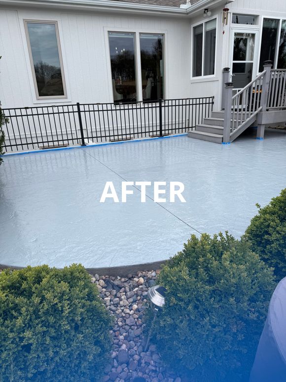 Custom concrete finish on front patio by a Springfield Missouri company