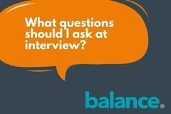 A speech bubble that says `` what questions should i ask at interview ? ''