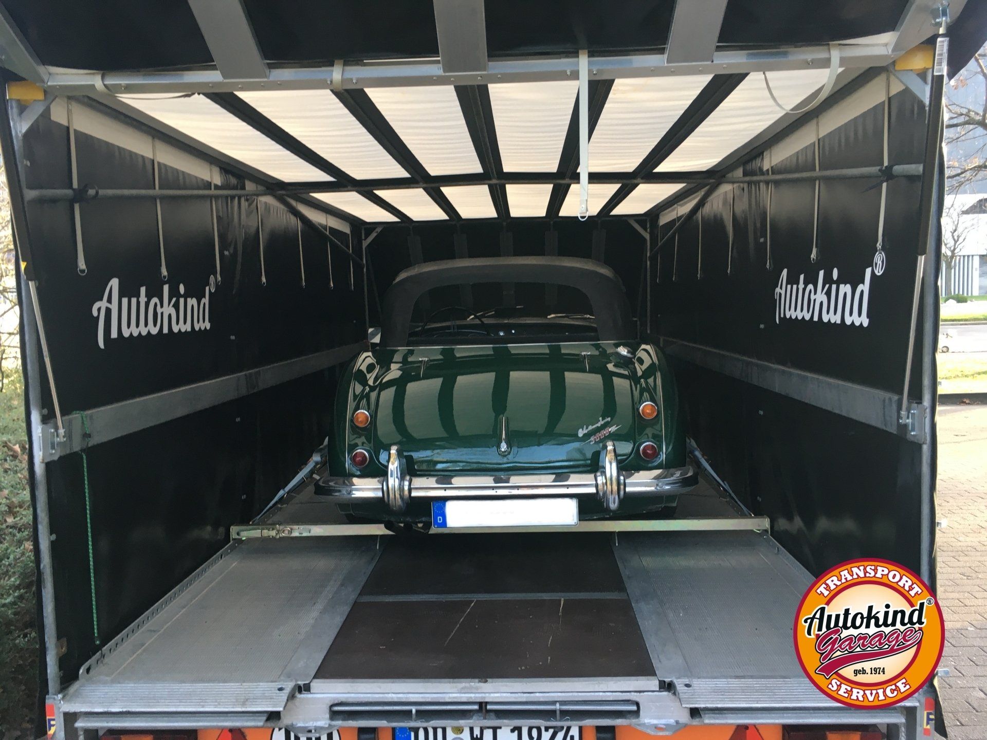 Geschlossene Premium Fahrzeugtransporte