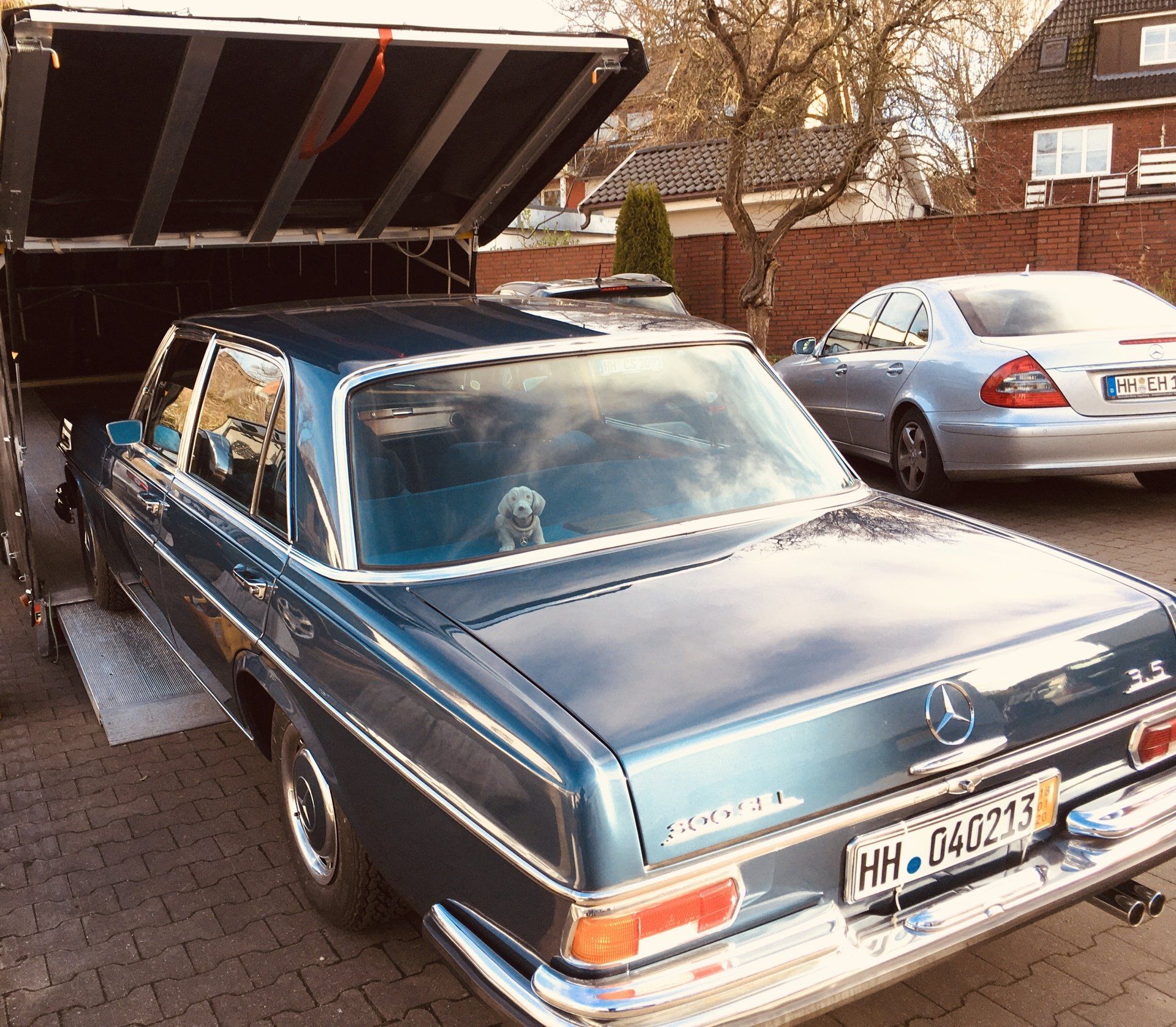 Geschlossene Oldtimer Tansporte von Autokind