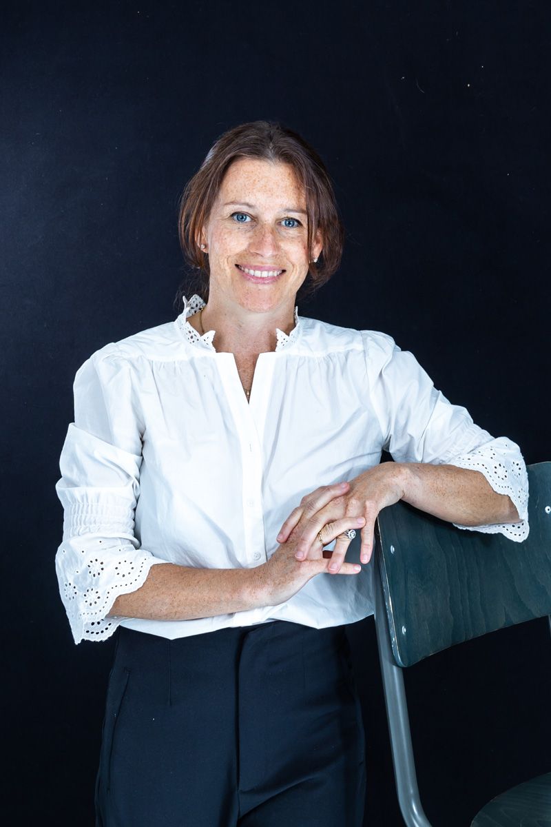 Headshot photographer Berkshire, female GP headshot