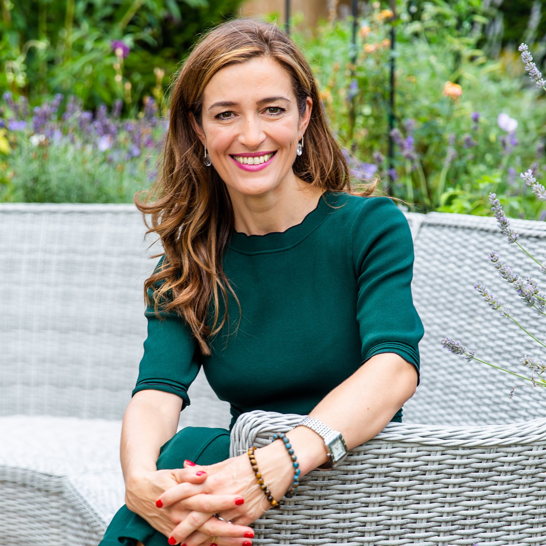 professional photographer reading female executive