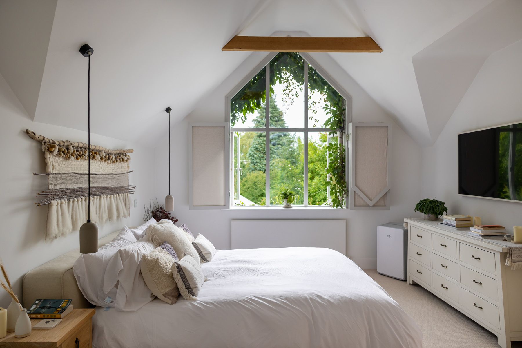 Property photographer Berkshire, beautiful bedroom