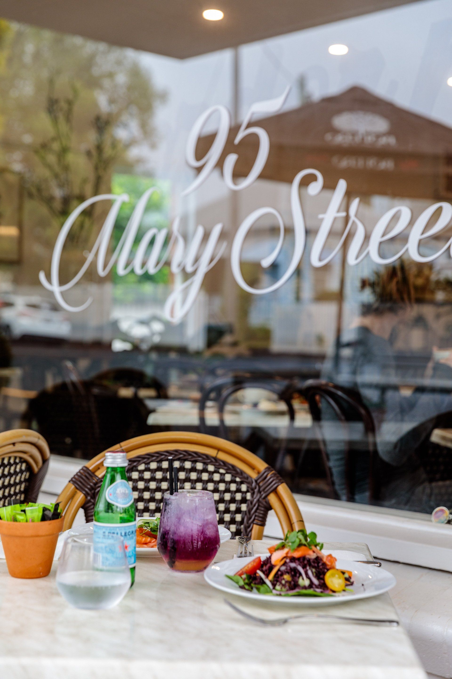 95 mary street cafe window exterior