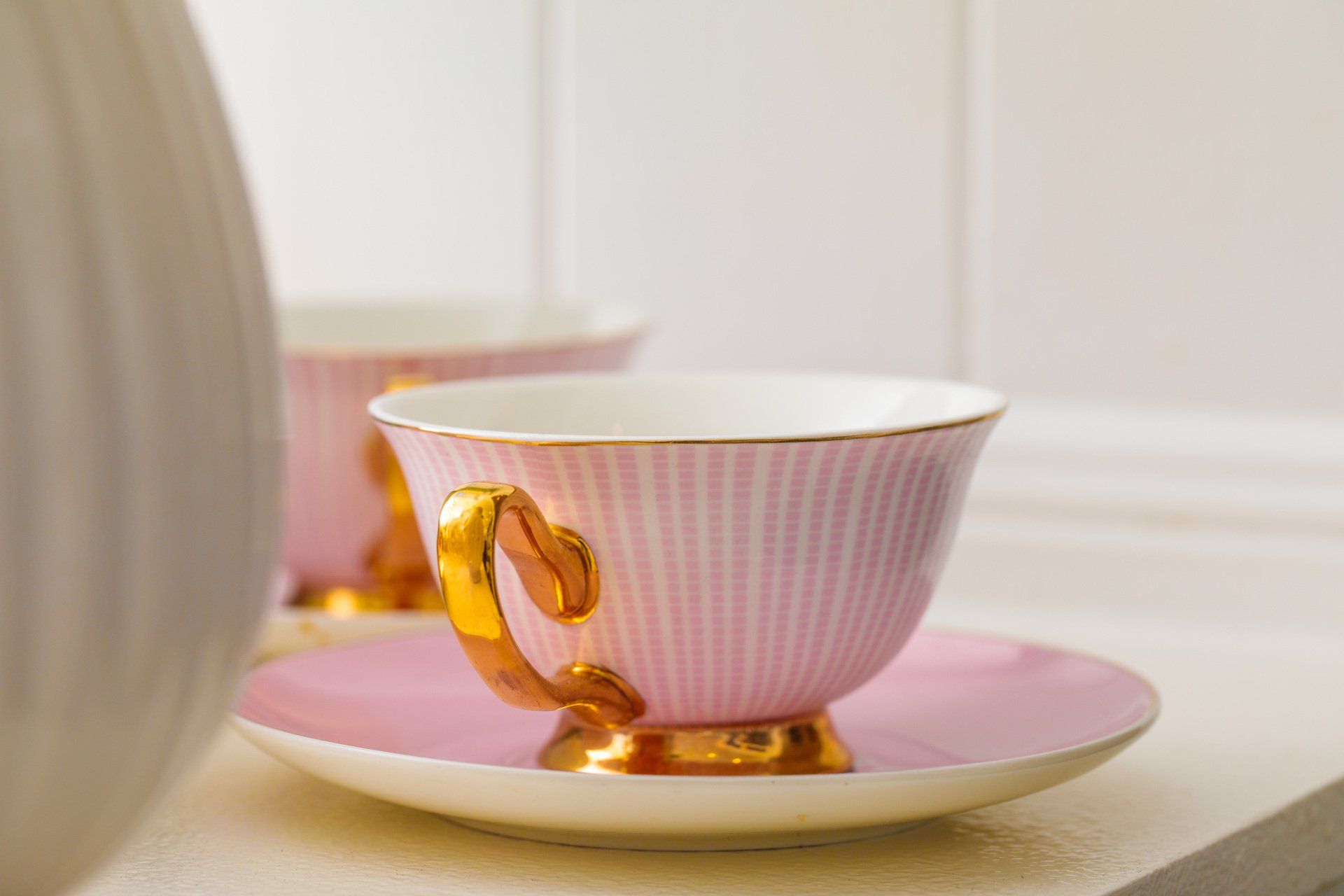 pink tea cups