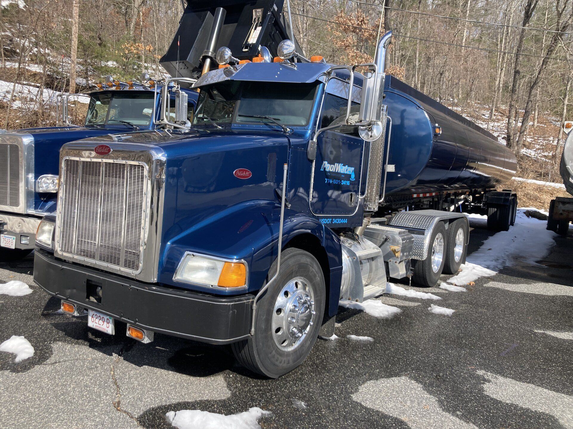 Photo of Pool Water Inc.'s water delivery truck.