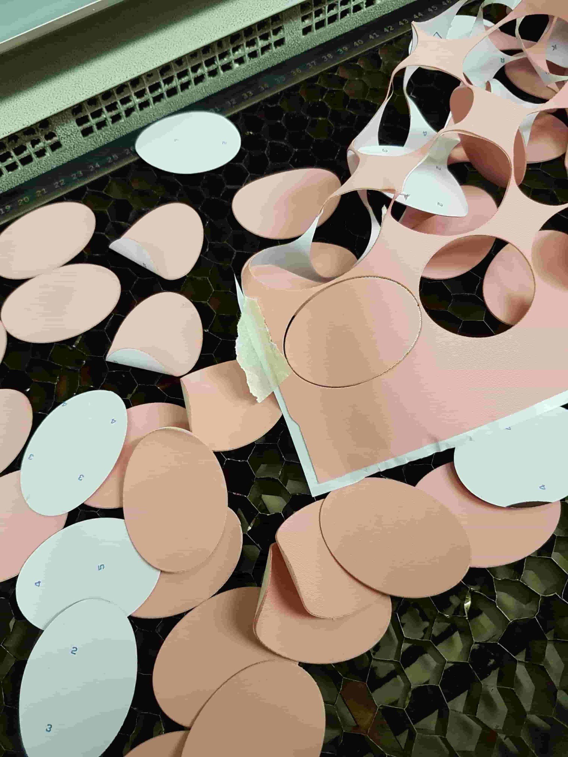 Taglio ovali in tessuto lycra - Incisoria Plasko rimini