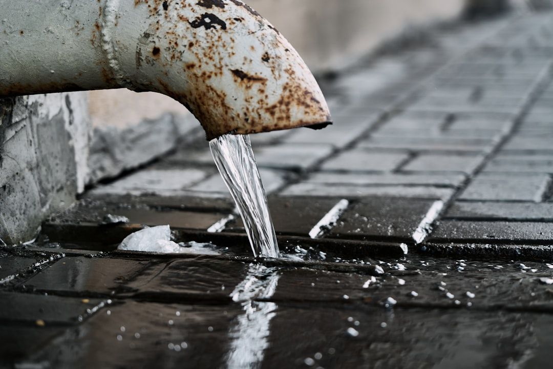 emergency fix for leaking pipe