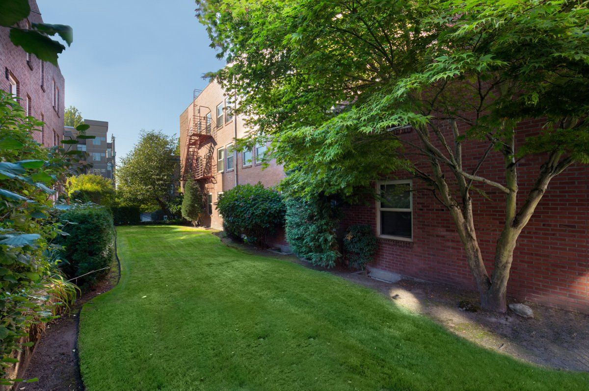 The Carlyle Apartments Building Gallery