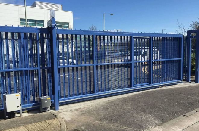 COMMERICAL SECURITY GATE METAL