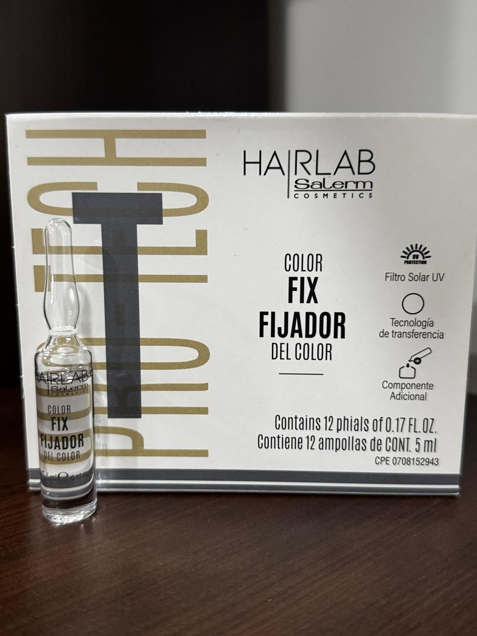 Una caja de colorante fijador Hairlab Fix