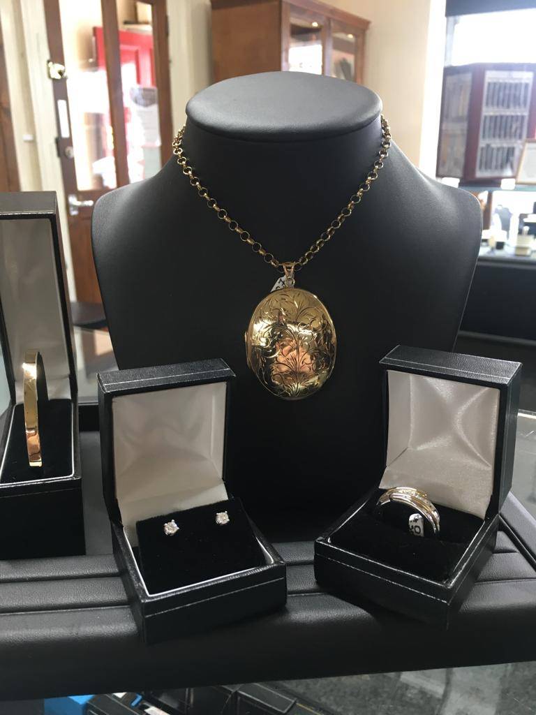 combo of ring, raring and necklace