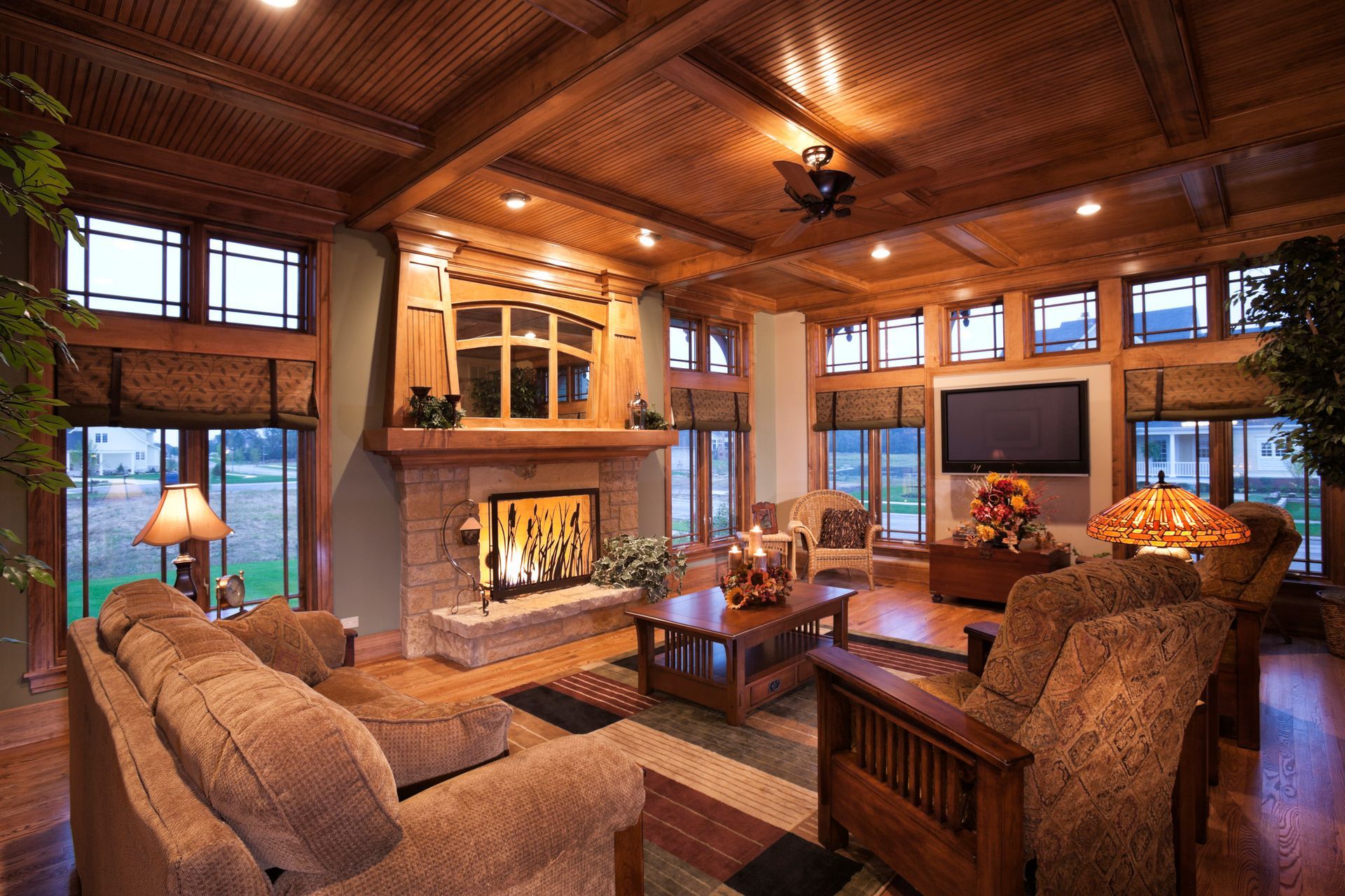 A living room filled with furniture and a fireplace