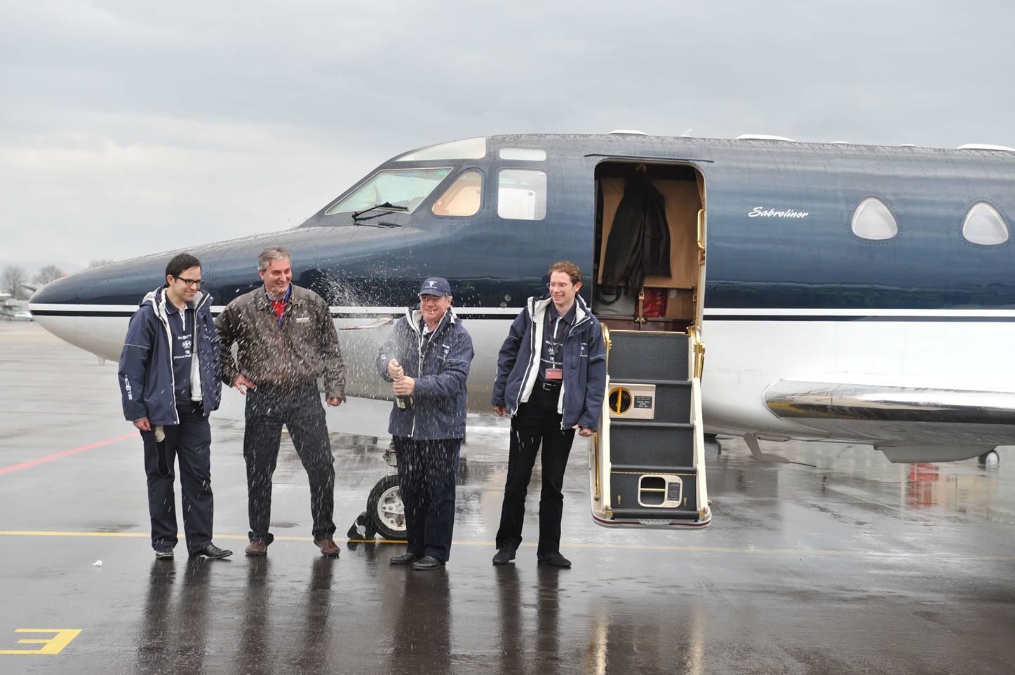  Fastest team flight around the world: Swiss Pilots set world record