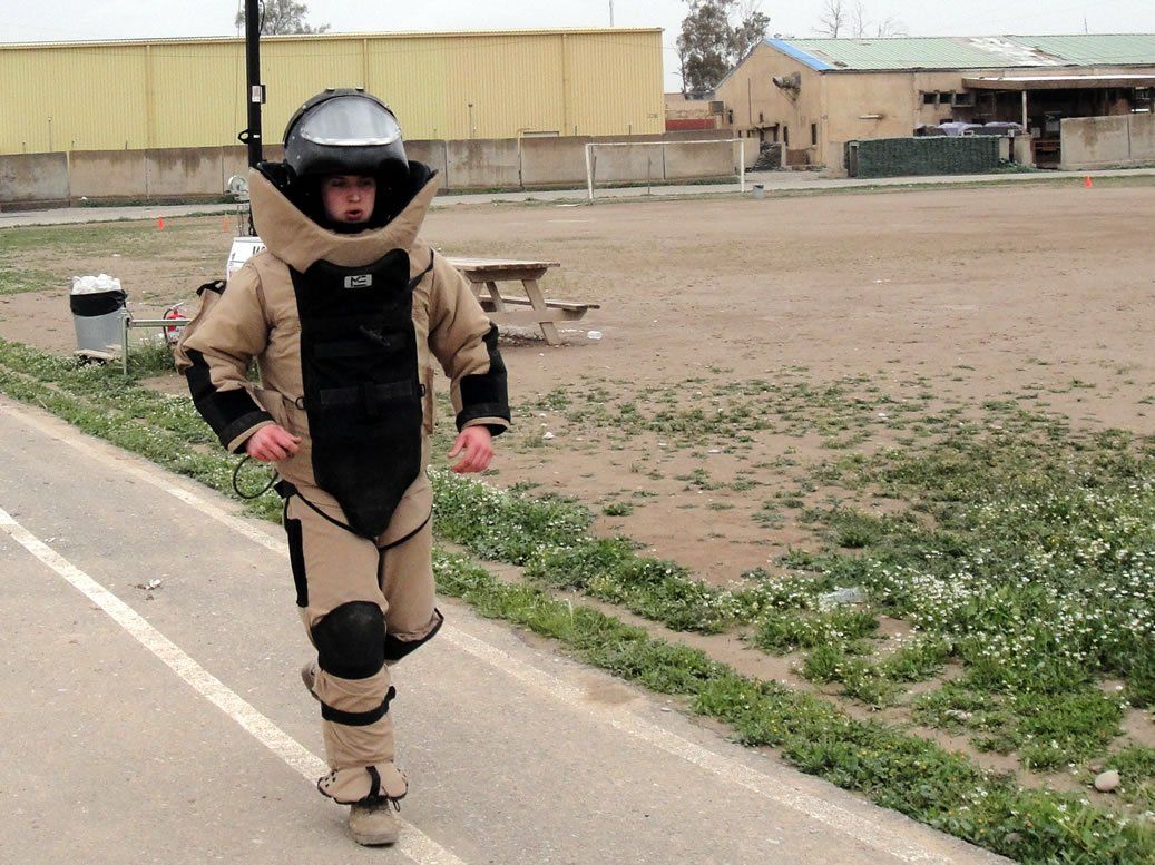 Fastest mile in a bomb suit, SSgt Owen Duff sets world record