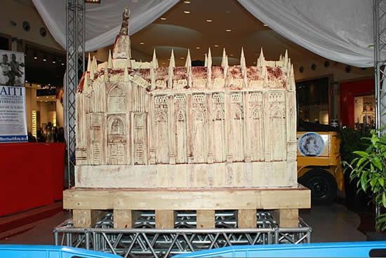  Largest chocolate sculpture - world record set by Mirco Della Vecchia
