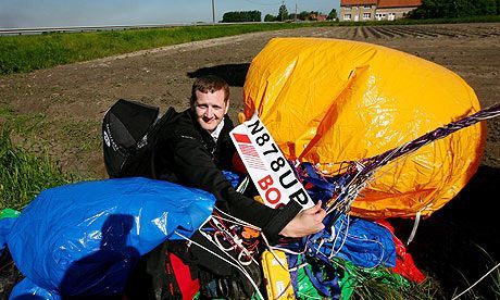 First person to cross the English Channel using helium balloons - Jonathan Trappe sets world record 