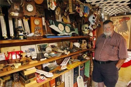 Largest collection of thermometers - world record set by Richard T Porter