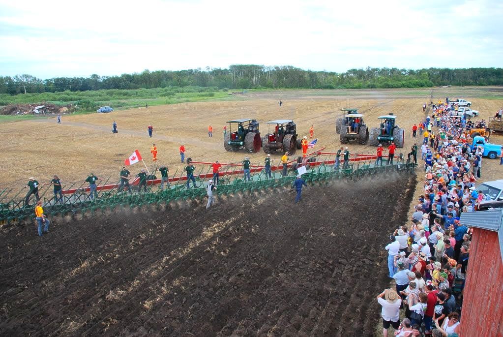  Largest Operational Agricultural Plow - Manitoba Agricultural Museum sets world record 