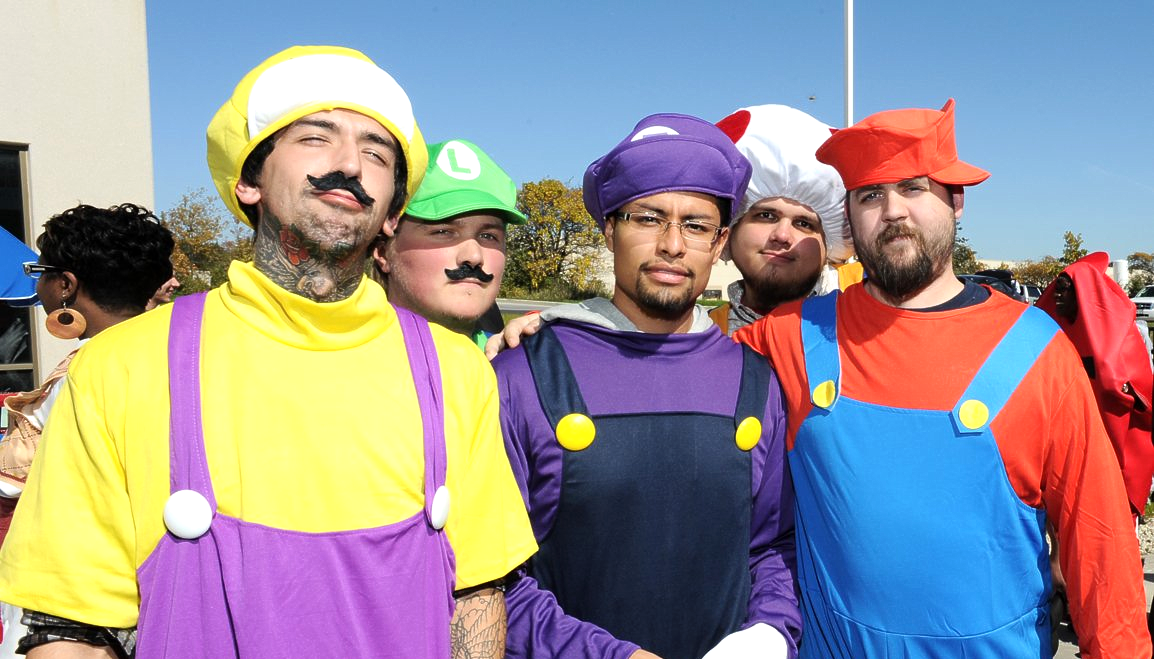 Most People Dressed as Video Game Characters: Buyseasons Inc. sets world record (Video)