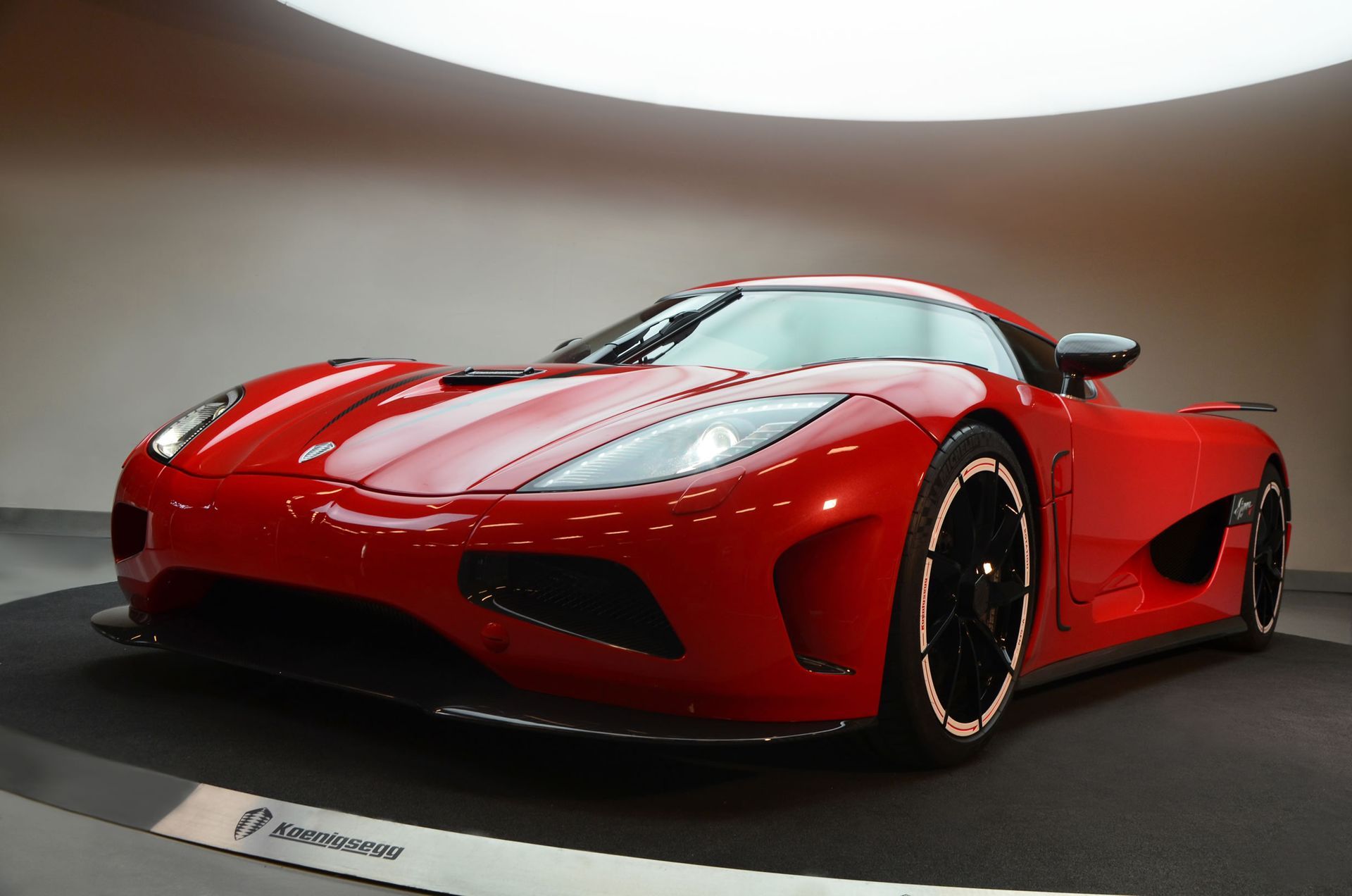 Fastest 0-300-0 km/h car: Koenigsegg Agera R sets world record (Video) 