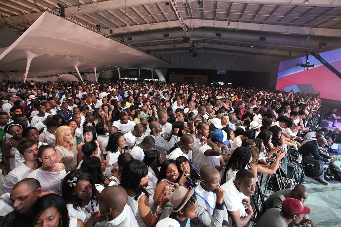  Most people dressed in white for a cause: Castle Lite sets world record (Video)
