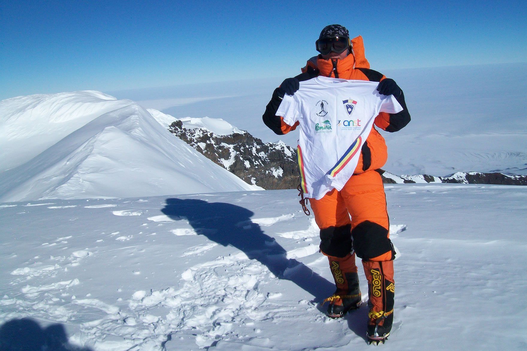 First to climb Mt. Sidley in Antarctica (Female): Crina Coco Popescu sets world record (Video) 