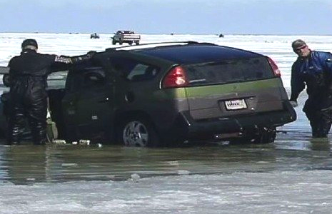 Most vehicles to break through ice: Wisconsin fishing event sets world record (Video)