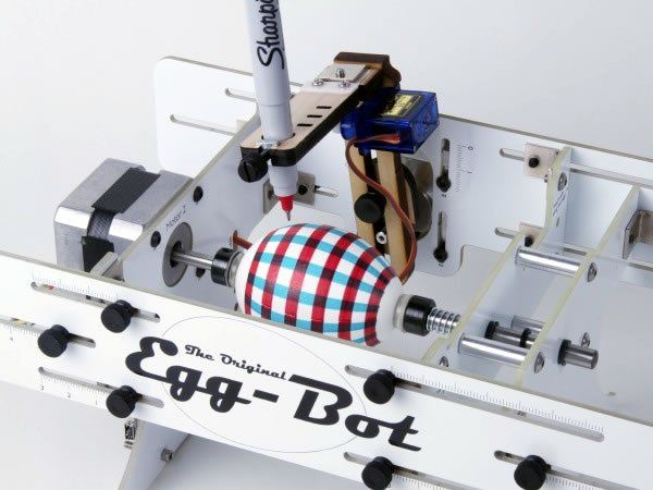 First robot that can decorate Easter Eggs: Egg-Bot sets world record (PICS & HD Video)