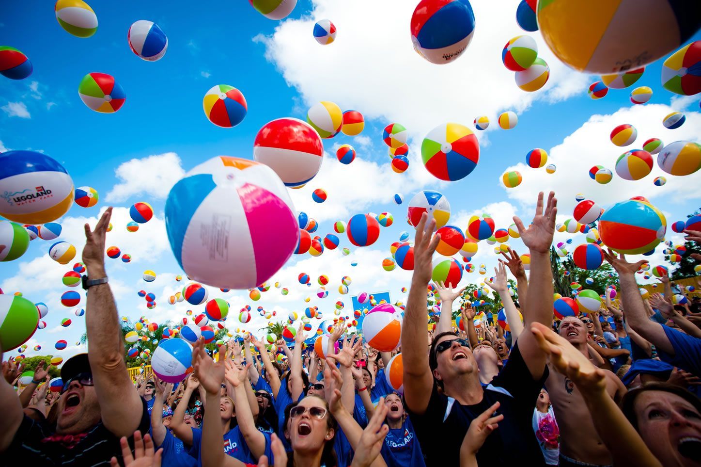 Most beach balls in the air: Legoland sets world record (PICS & VIDEO) 