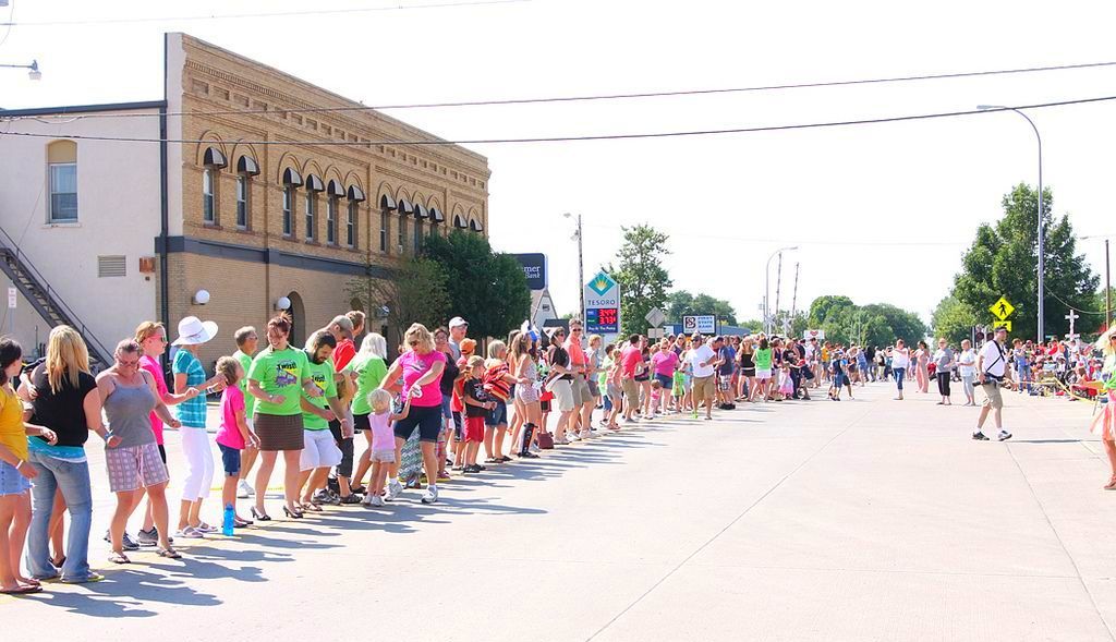  Largest Twist Dance: Casselton sets world record (PICS & VIDEOS) 